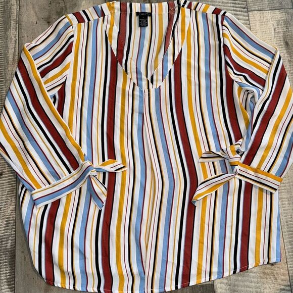 Rue21 Tops - RUE‎ 21- women’s Top- size L